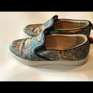 Gucci men’s slip on shoes size 9 US